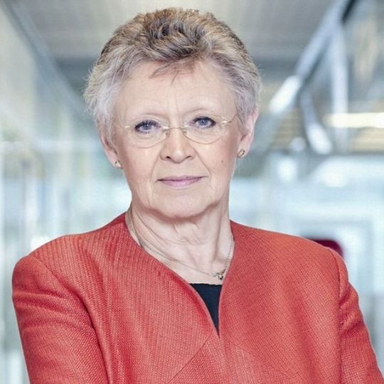 Francoise Barré-Sinoussi (1947- )