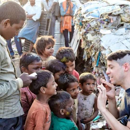 AYUDA HUMANITARIA